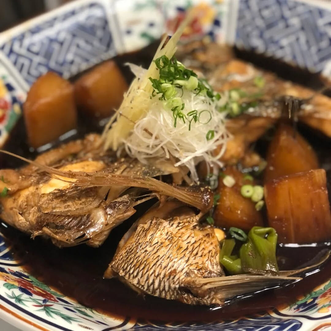 魚のカブト煮と大根の煮物です