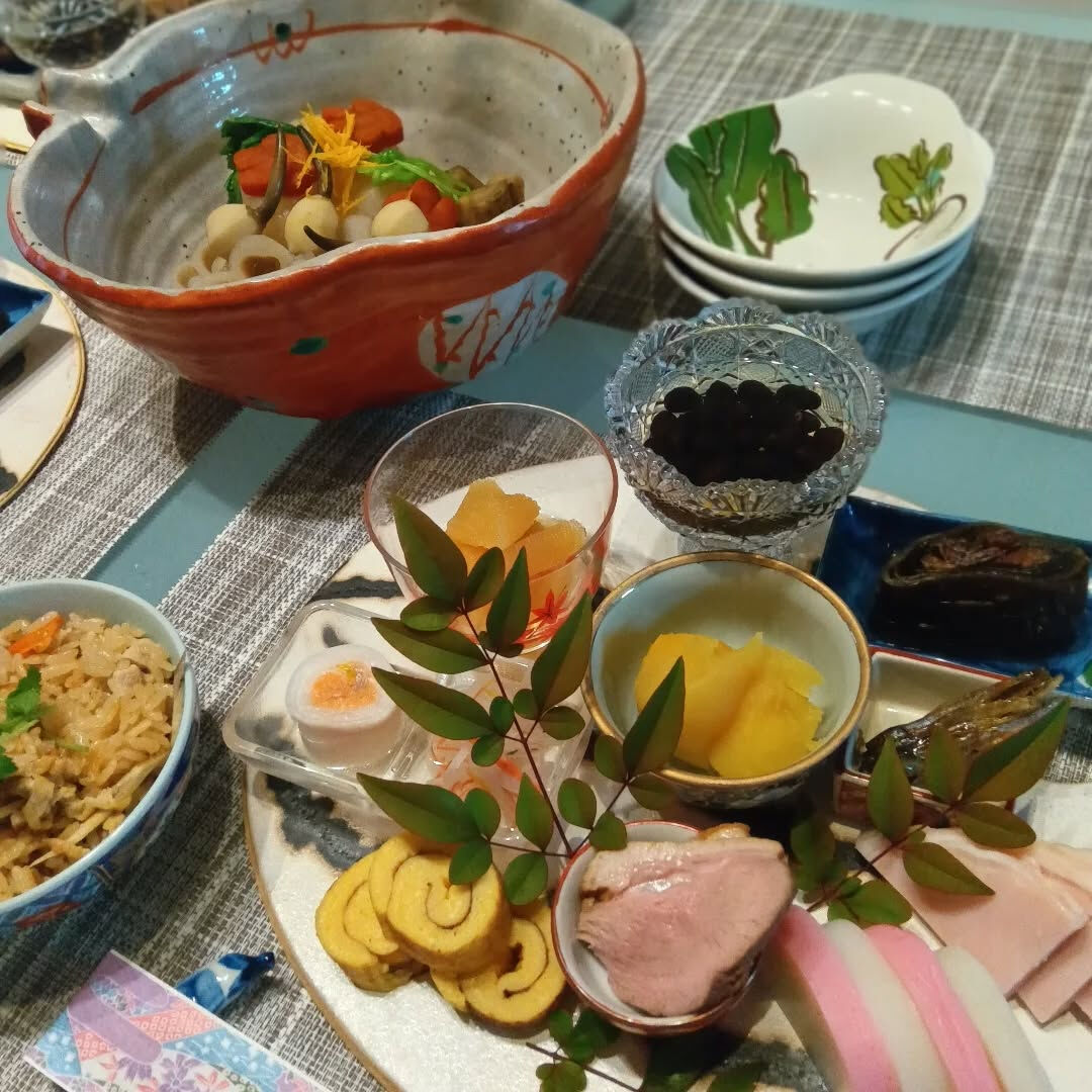 おせちと筑前煮です