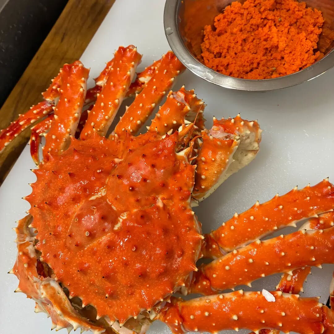 生魚が苦手なお客様にタラバガニを仕入れ致しました